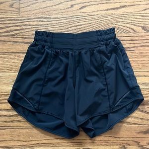 Lululemon 4” Hotty Hots